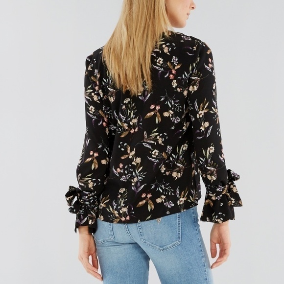 Dex Printed Tie Sleeve Top - Picture 2 of 10